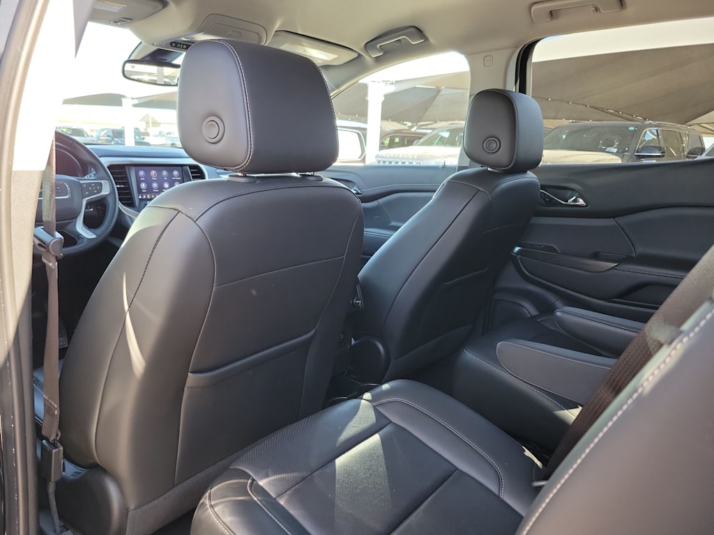 2023 GMC Acadia SLT 12