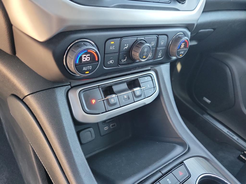 2023 GMC Acadia SLT 20