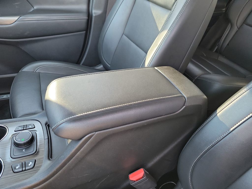 2023 GMC Acadia SLT 19