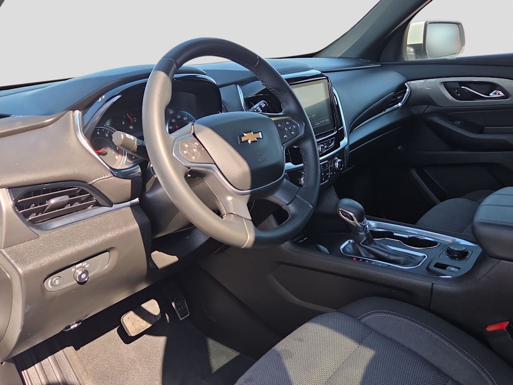 Thumbnail: 2023 Chevrolet Traverse - 2