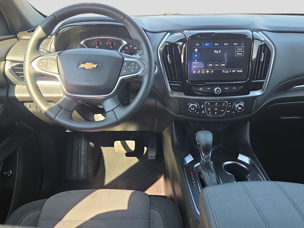 Thumbnail: 2023 Chevrolet Traverse - 9
