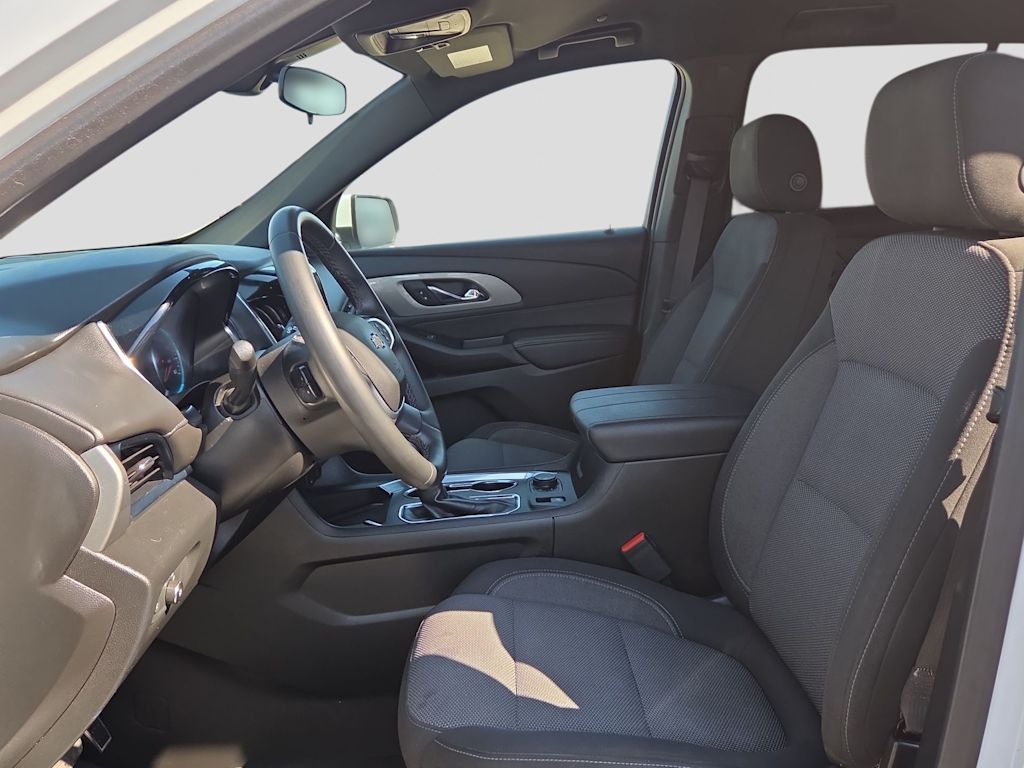 Thumbnail: 2023 Chevrolet Traverse - 10