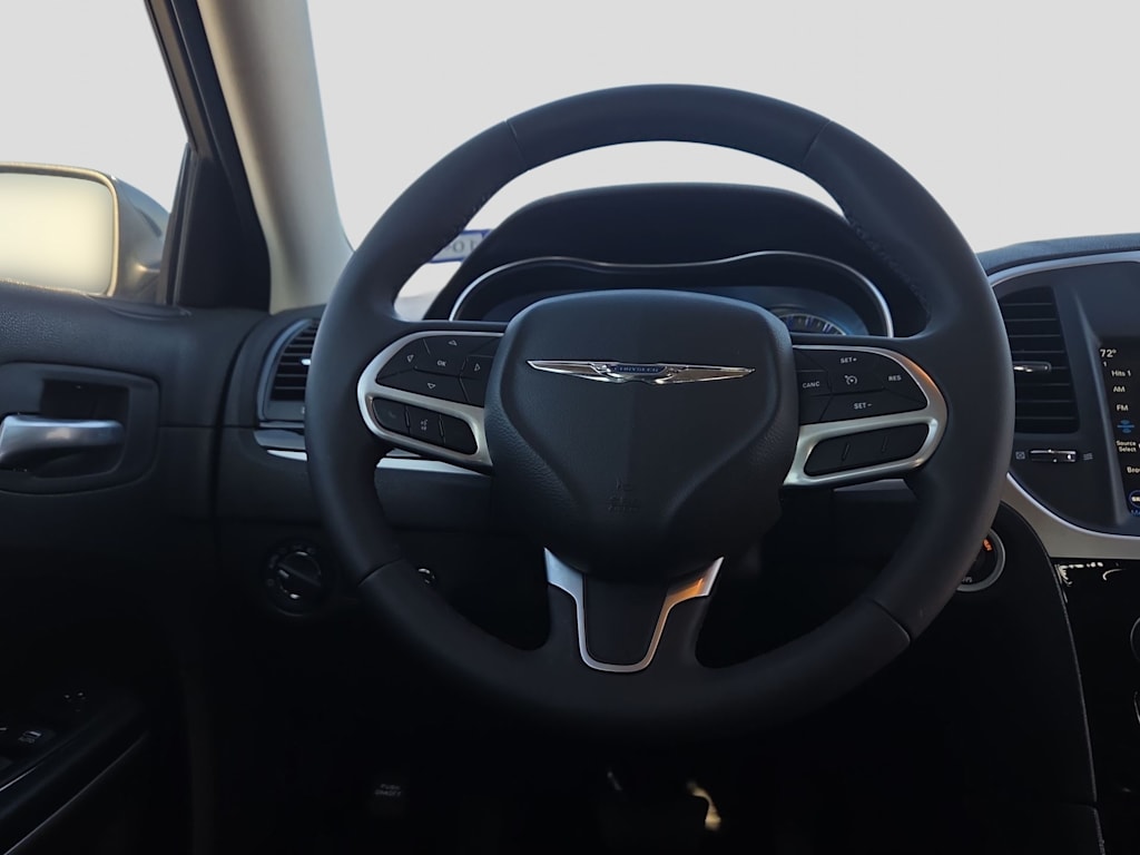 Thumbnail: 2023 Chrysler 300 - 13