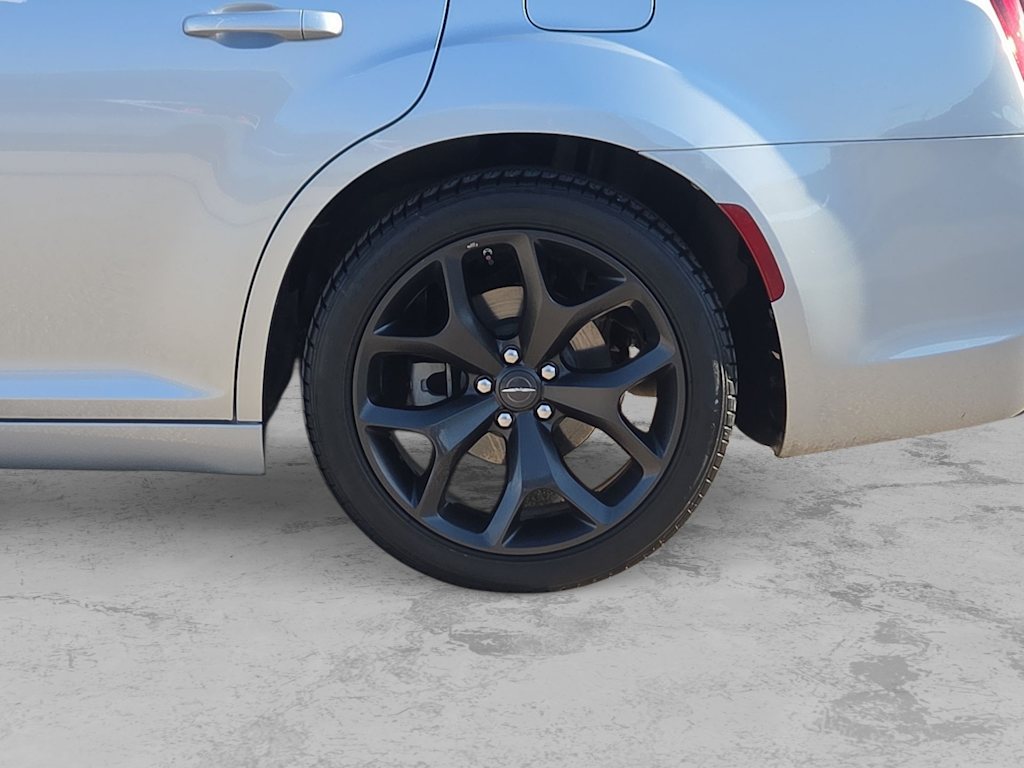 Thumbnail: 2023 Chrysler 300 - 8