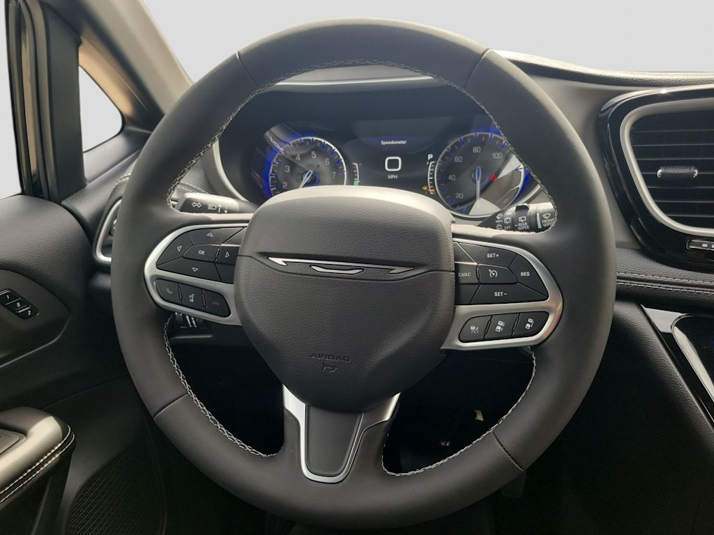 Thumbnail: 2027 Chrysler Pacifica - 13