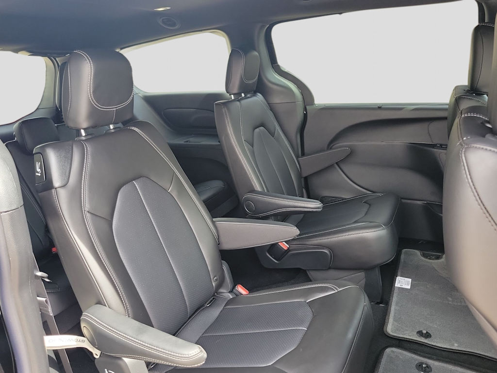 Thumbnail: 2027 Chrysler Pacifica - 24