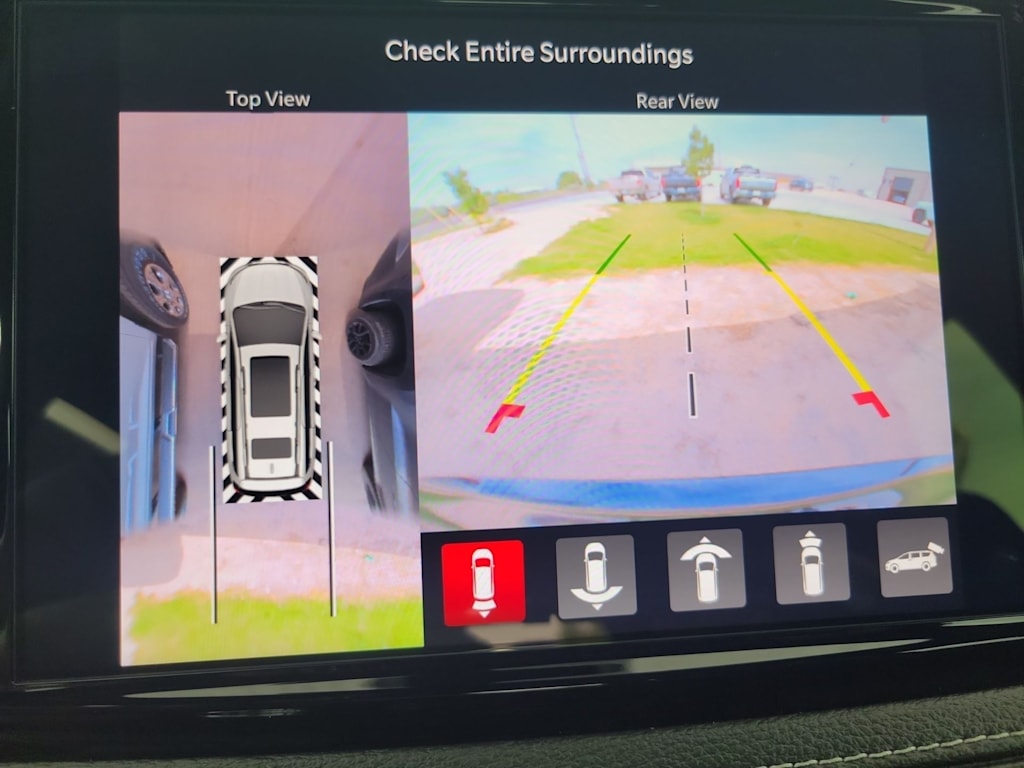 Thumbnail: 2027 Chrysler Pacifica - 15