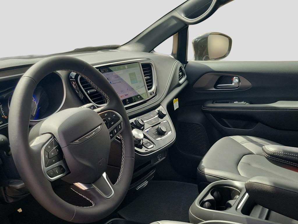 Thumbnail: 2027 Chrysler Pacifica - 2