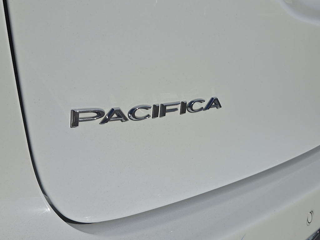Thumbnail: 2025 Chrysler Pacifica - 7