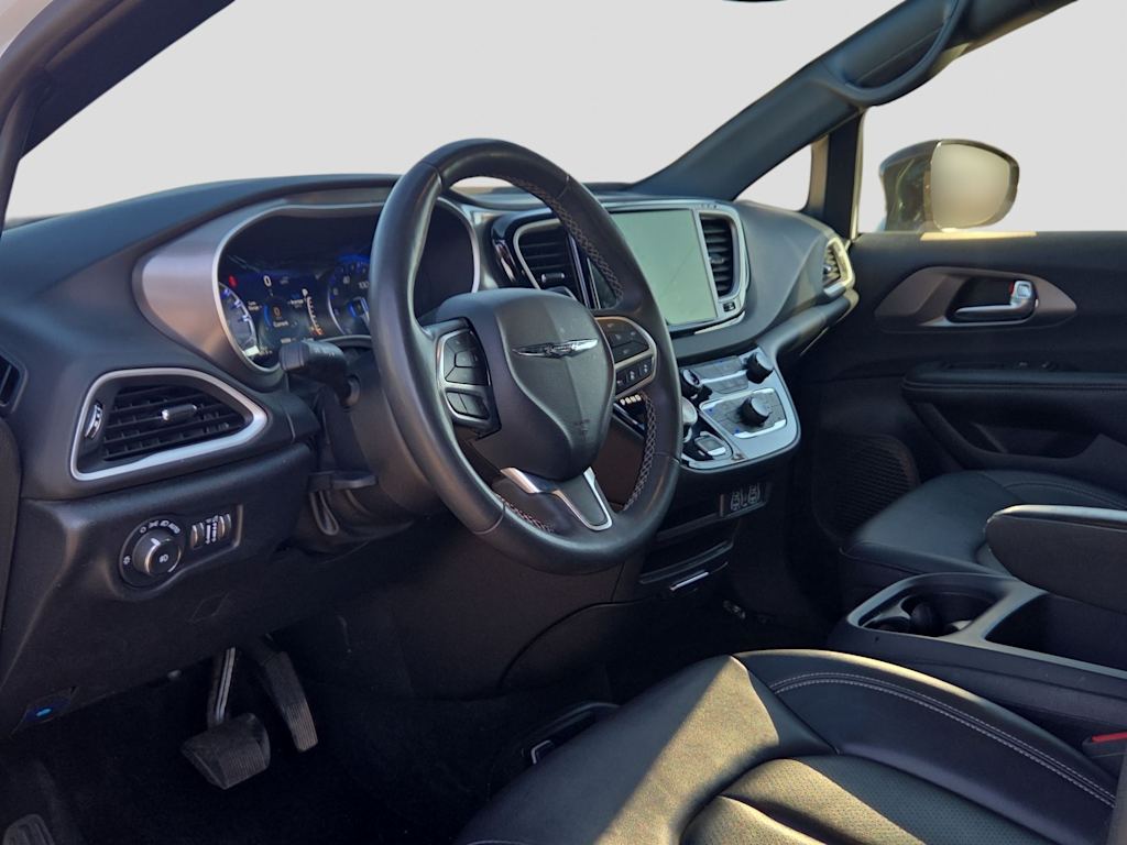 Thumbnail: 2025 Chrysler Pacifica - 2