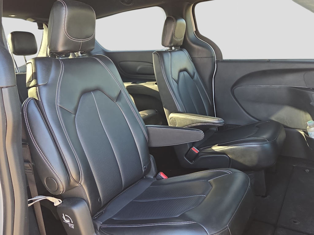 Thumbnail: 2025 Chrysler Pacifica - 12