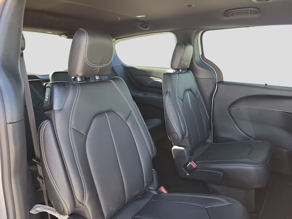 Thumbnail: 2026 Chrysler Pacifica - 27