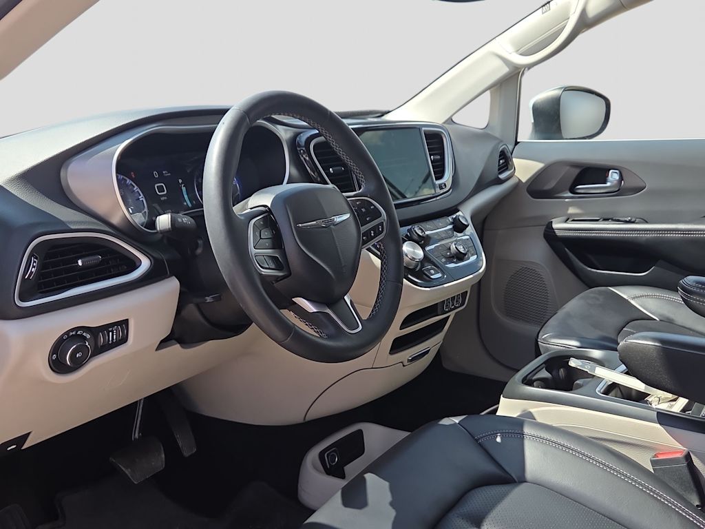 Thumbnail: 2023 Chrysler Pacifica - 2