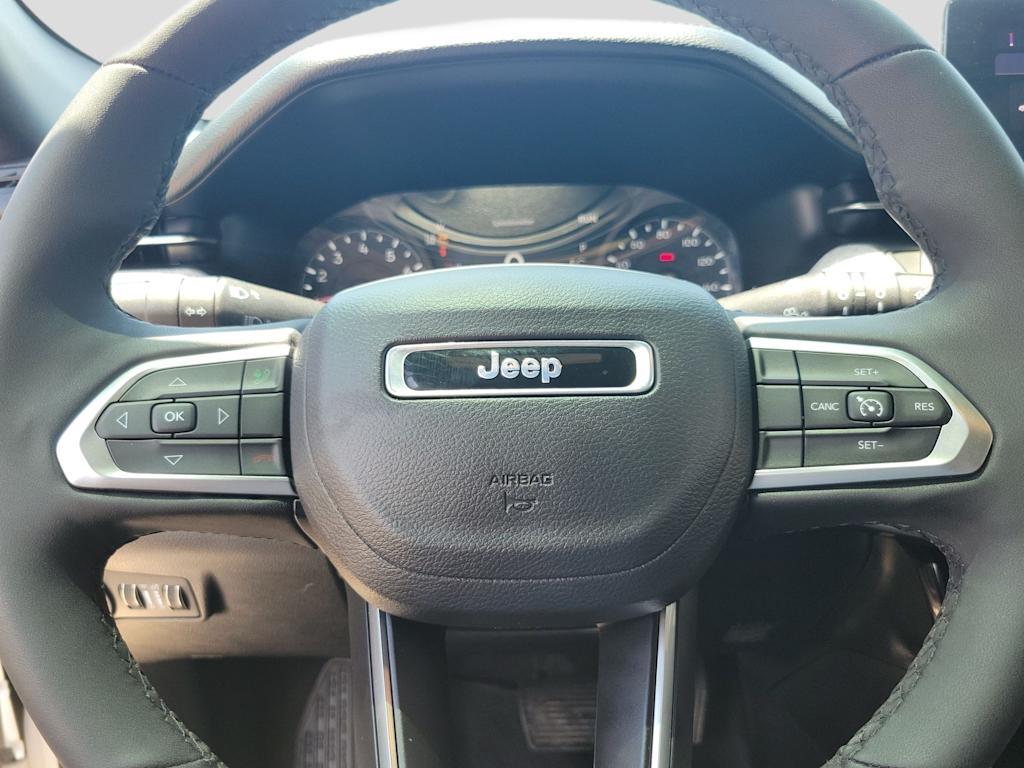 Thumbnail: 2023 Jeep Compass - 25