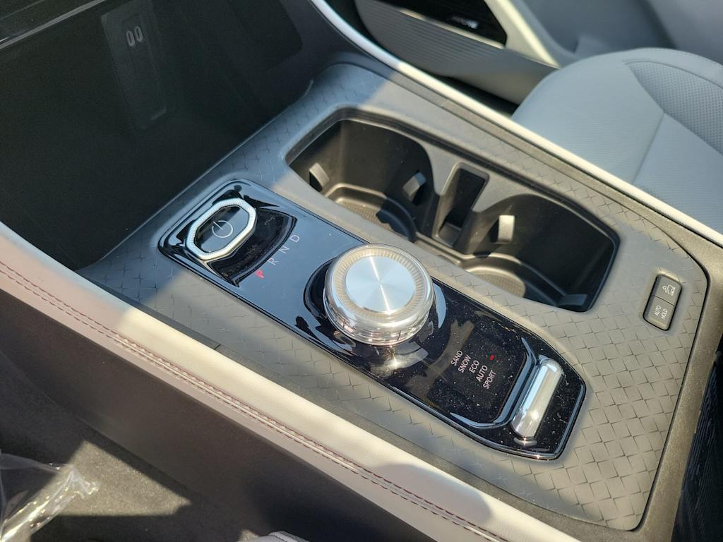 Thumbnail: 2025 Jeep Wagoneer S - 15