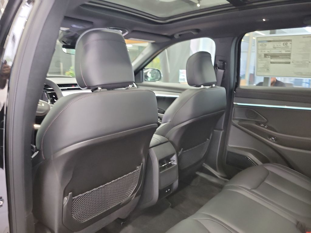 Thumbnail: 2025 Jeep Wagoneer S - 10