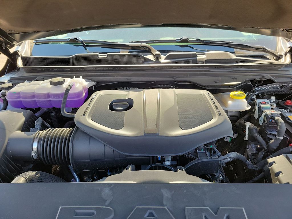 Thumbnail: 2026 RAM 1500 - 9