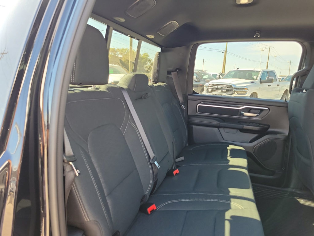 Thumbnail: 2026 RAM 1500 - 19