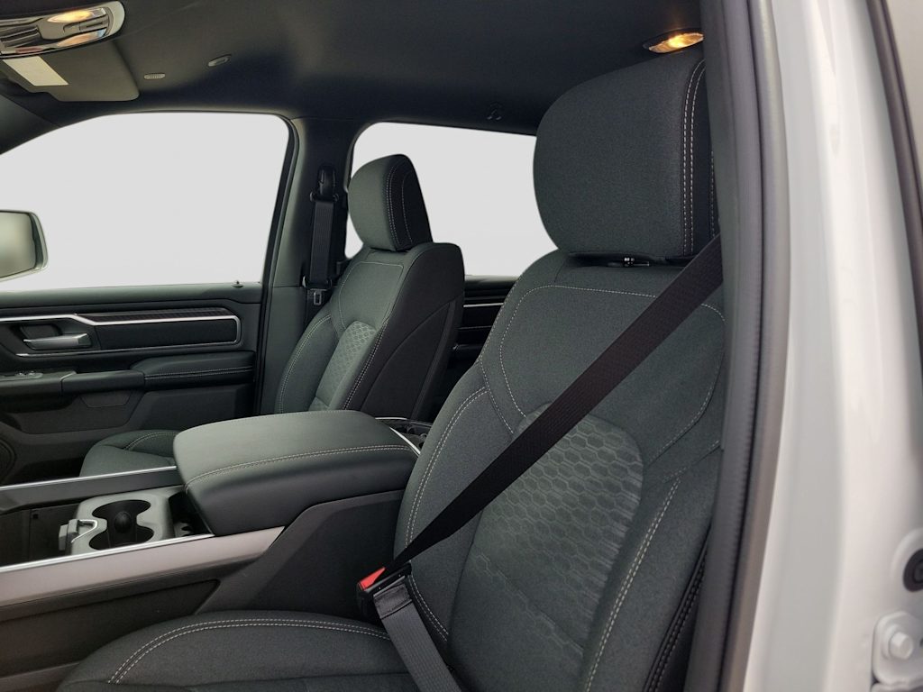 Thumbnail: 2026 RAM 1500 - 11
