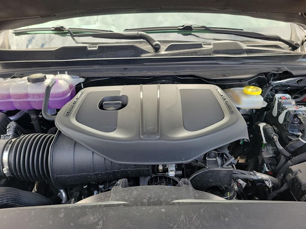 Thumbnail: 2026 RAM 1500 - 9