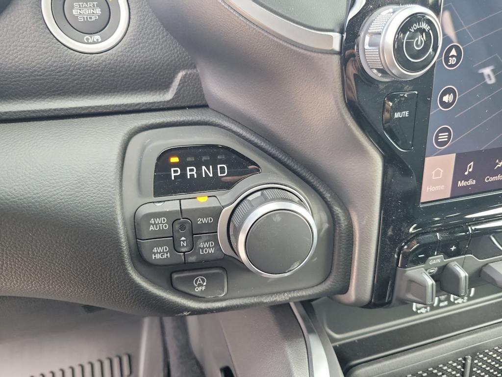 Thumbnail: 2026 RAM 1500 - 25