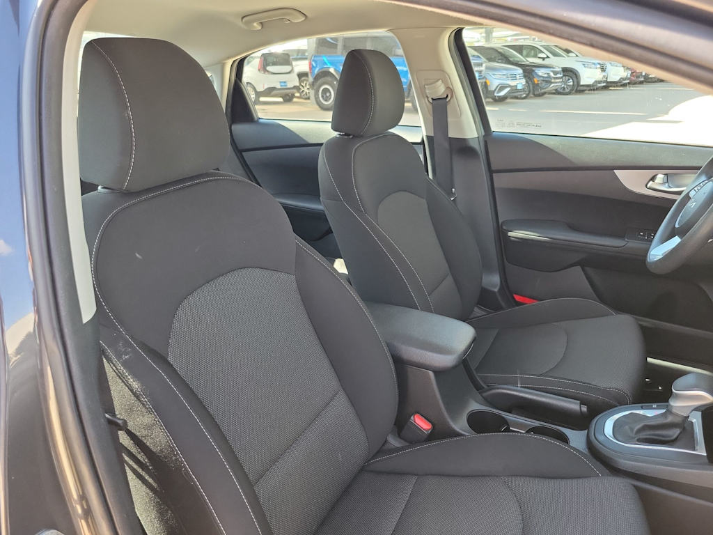 Thumbnail: 2023 Kia Forte - 12