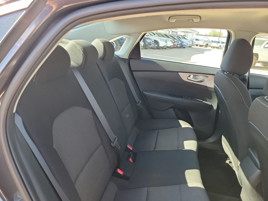 Thumbnail: 2023 Kia Forte - 19