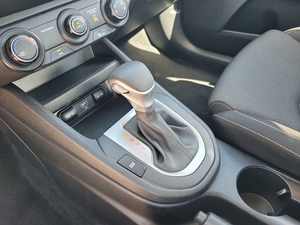 Thumbnail: 2023 Kia Forte - 16