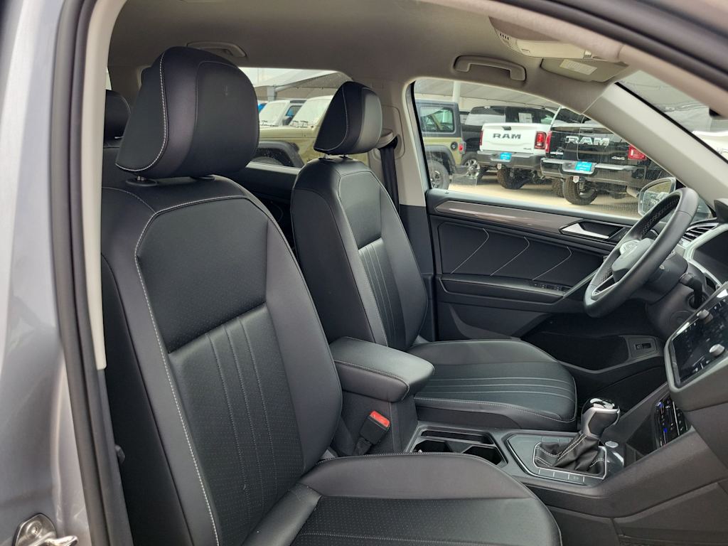 Thumbnail: 2024 Volkswagen Tiguan - 12