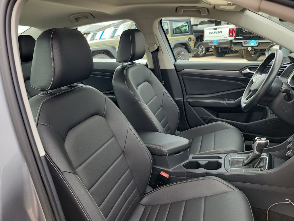 Thumbnail: 2024 Volkswagen Jetta - 12