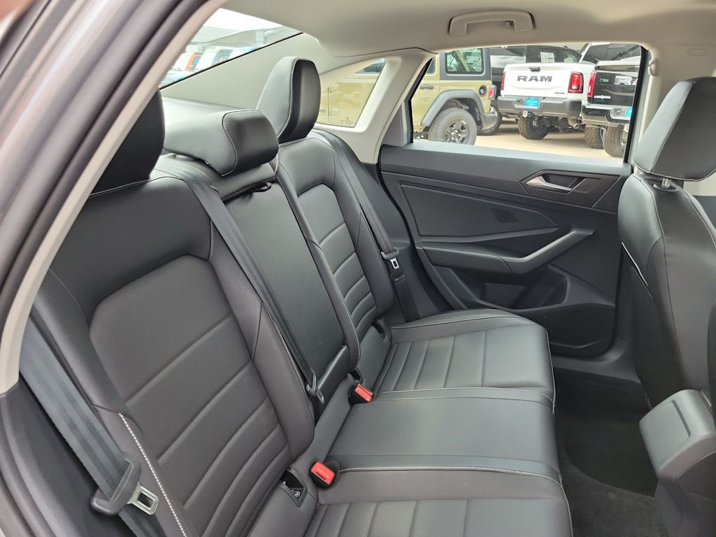 Thumbnail: 2024 Volkswagen Jetta - 19