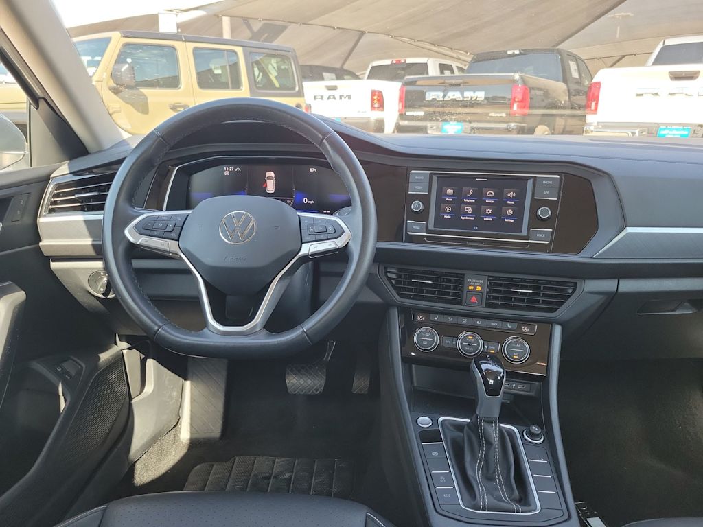 Thumbnail: 2024 Volkswagen Jetta - 10