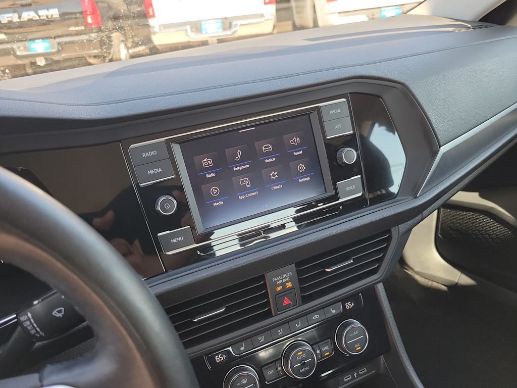 Thumbnail: 2024 Volkswagen Jetta - 15