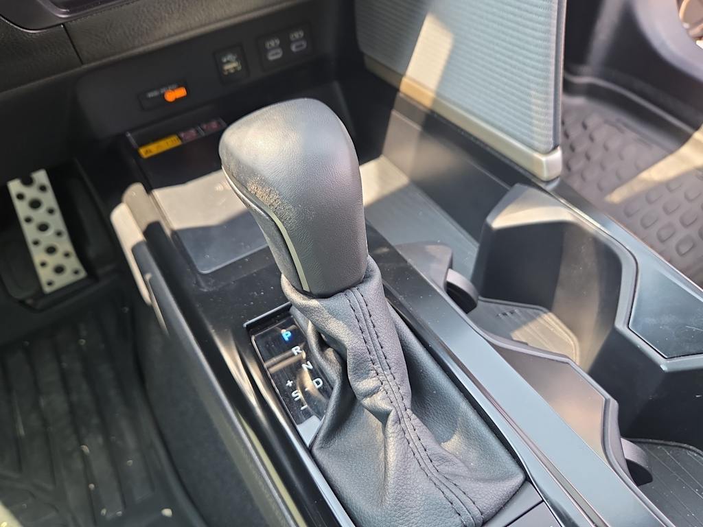 Thumbnail: 2025 Toyota Camry - 15