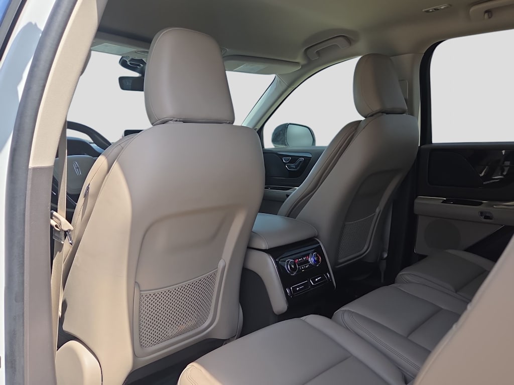 Thumbnail: 2021 Lincoln Aviator - 12