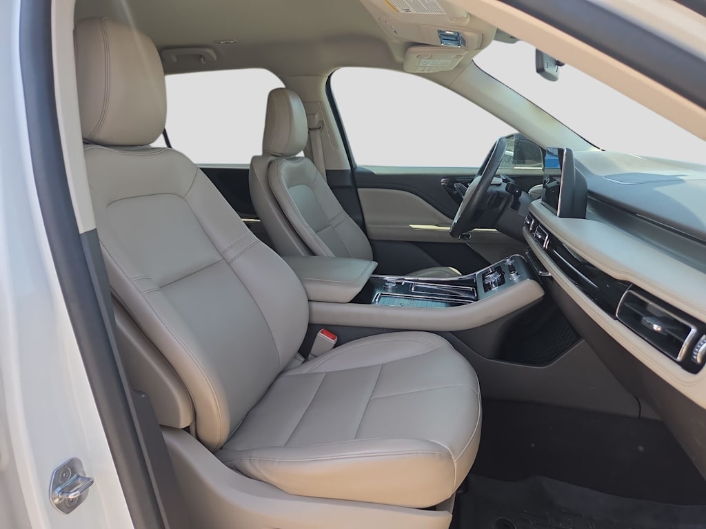 Thumbnail: 2021 Lincoln Aviator - 11