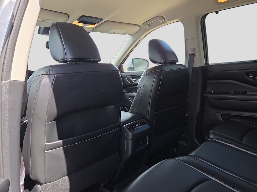 Thumbnail: 2022 Nissan Pathfinder - 11