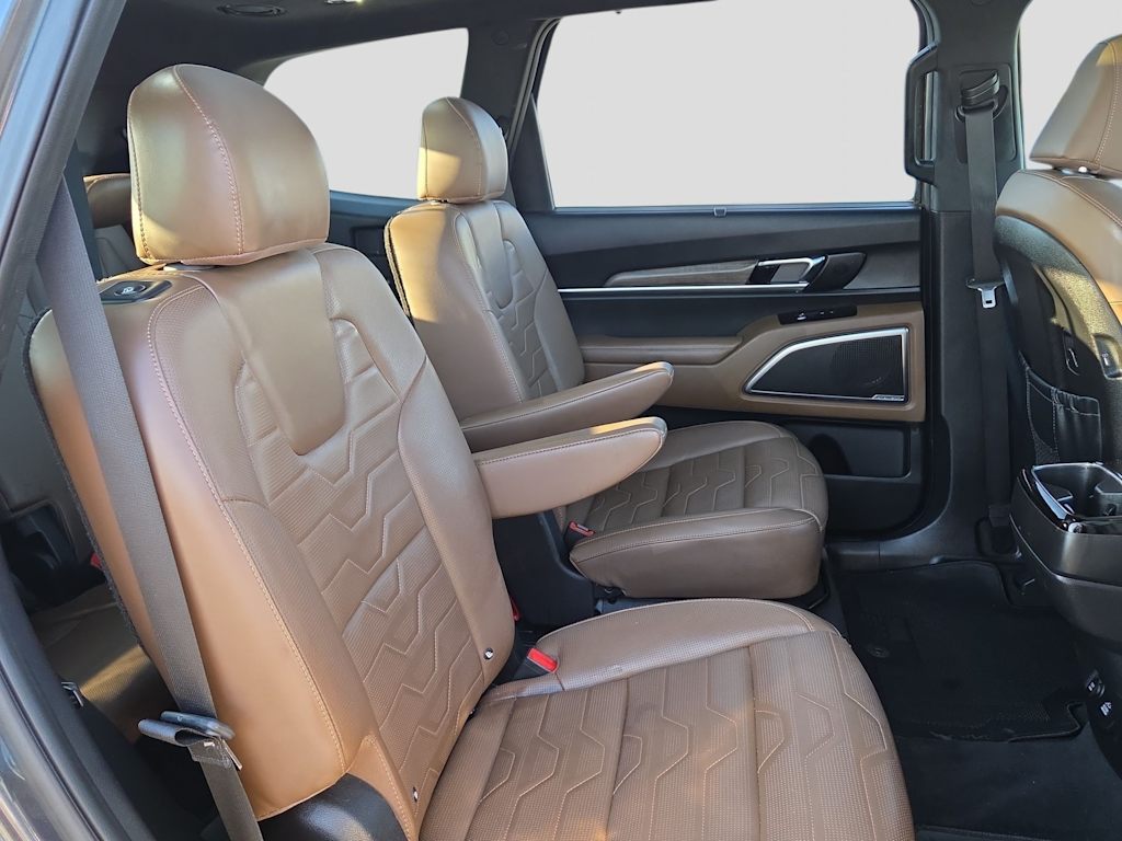 Thumbnail: 2022 Kia Telluride - 23
