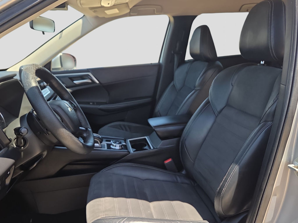 Thumbnail: 2022 Mitsubishi Outlander - 11