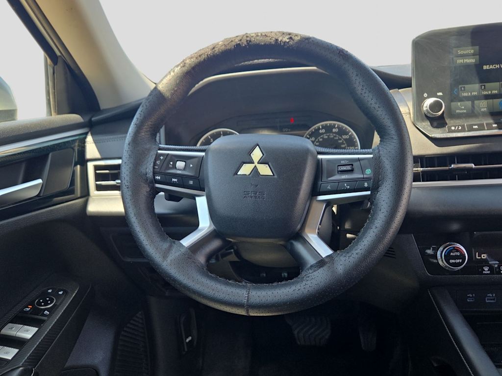 Thumbnail: 2022 Mitsubishi Outlander - 14
