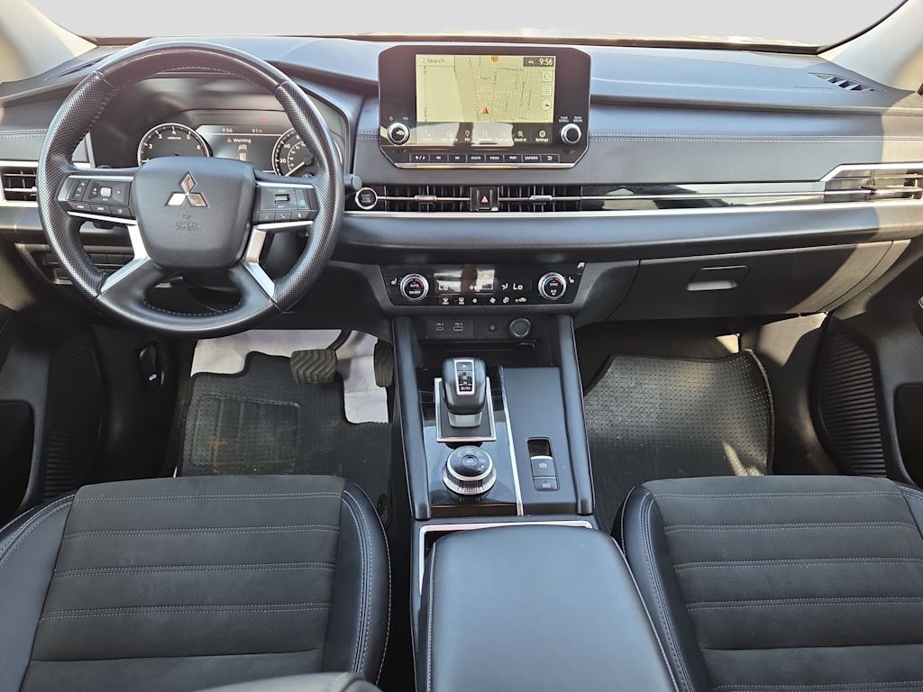 Thumbnail: 2024 Mitsubishi Outlander - 10