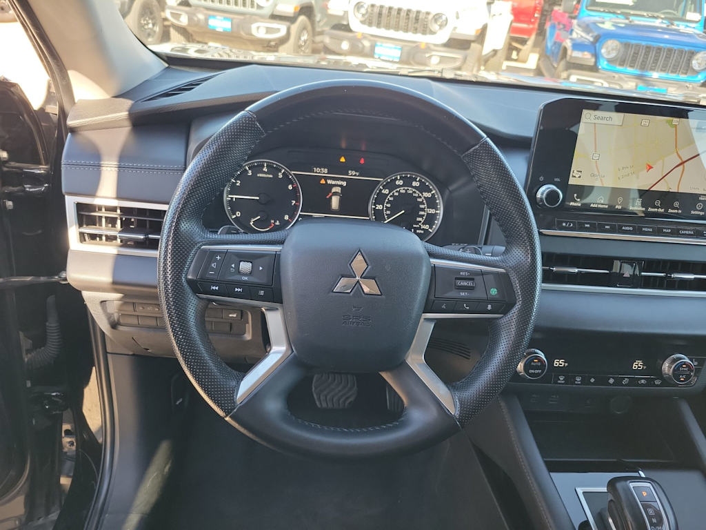 Thumbnail: 2024 Mitsubishi Outlander - 14