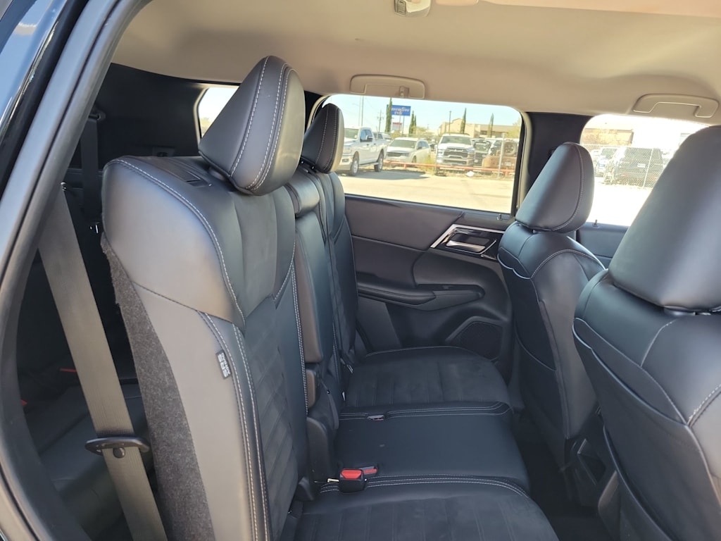 Thumbnail: 2024 Mitsubishi Outlander - 20