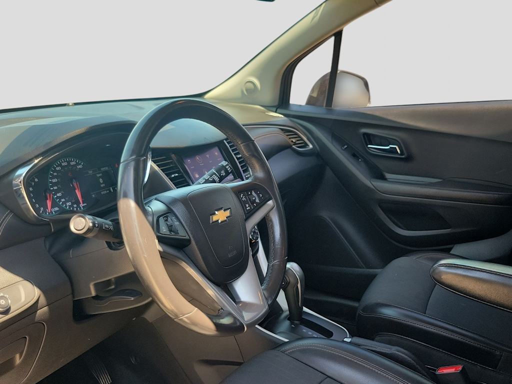 Thumbnail: 2021 Chevrolet Trax - 2