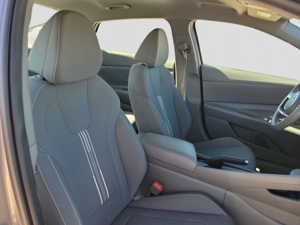 Thumbnail: 2024 Hyundai Elantra - 11