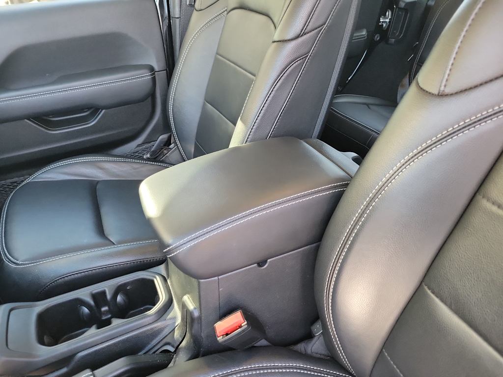 Thumbnail: 2023 Jeep Wrangler - 21