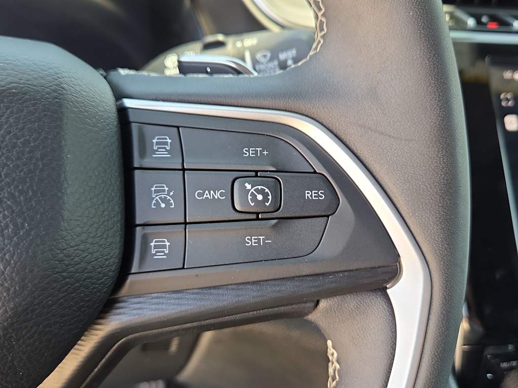 Thumbnail: 2024 Jeep Grand Cherokee - 24
