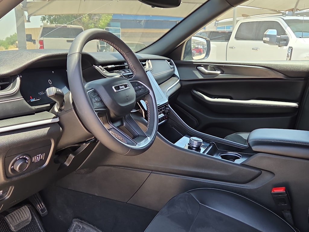 Thumbnail: 2024 Jeep Grand Cherokee - 14