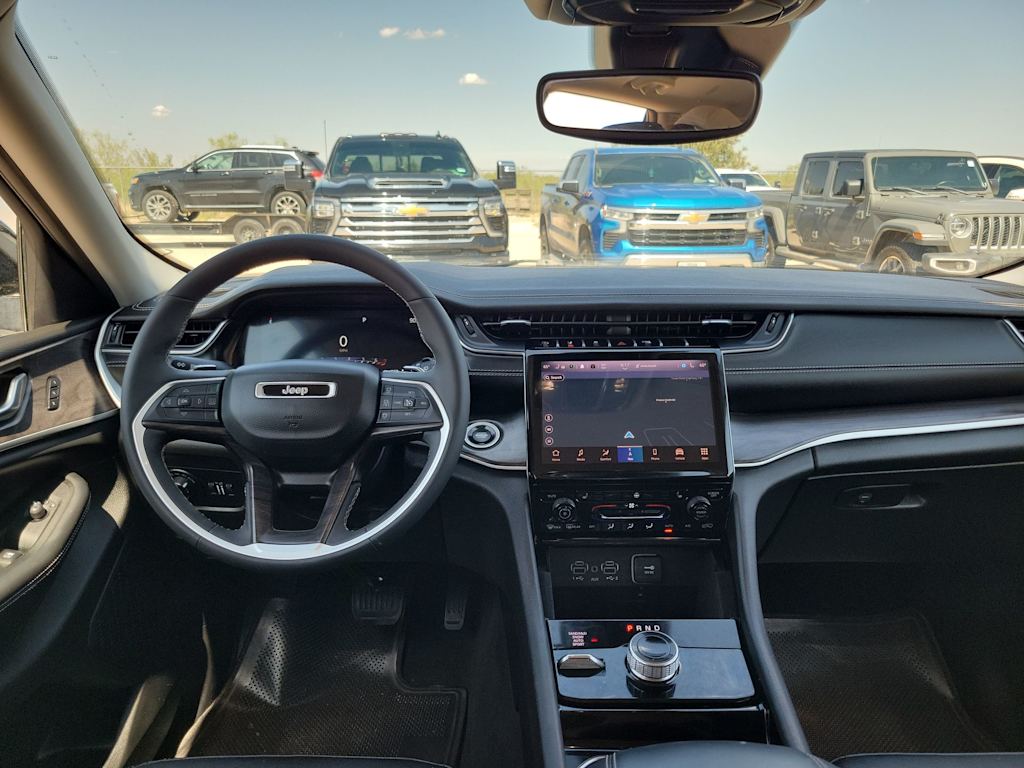 Thumbnail: 2023 Jeep Grand Cherokee - 10