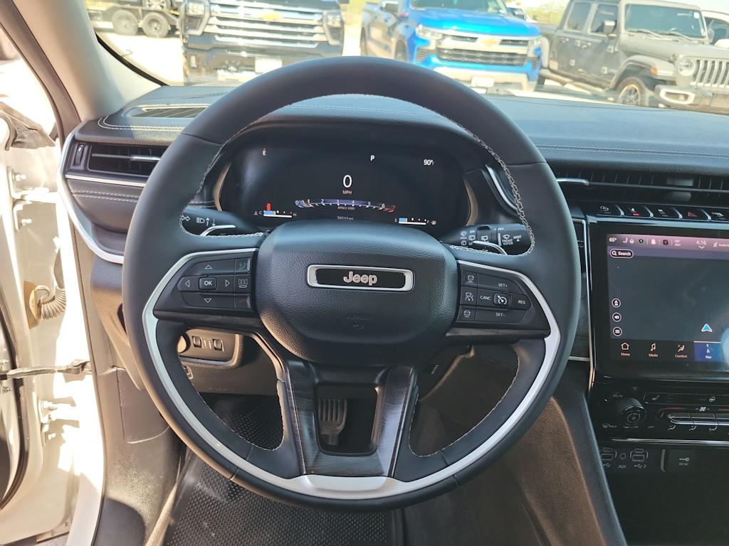 Thumbnail: 2023 Jeep Grand Cherokee - 14